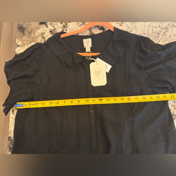Gap x DOEN Black Eyelet Shirt in size large - Picture 7 of 7
